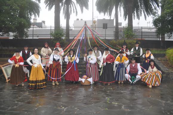 Cuerpo de baile folklórico Miguel Gil